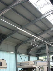 abgehängte LED-Lichtbänder